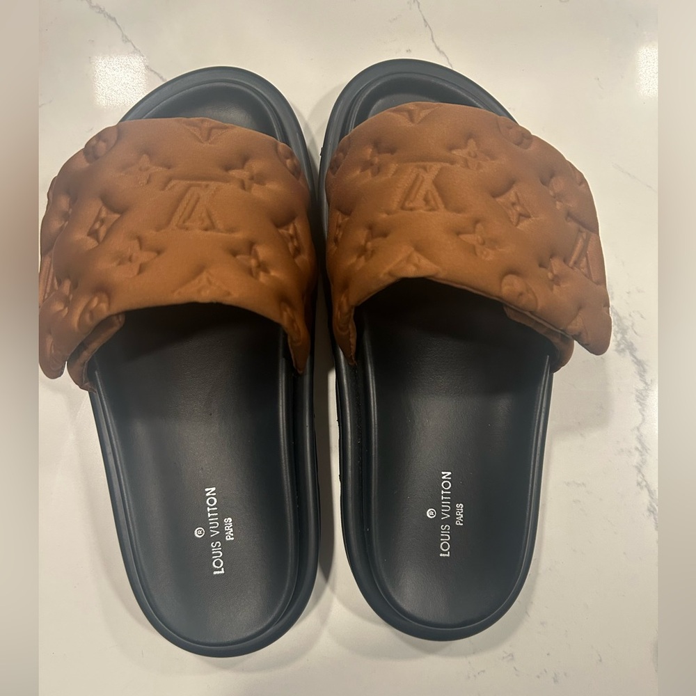 Louis Vuitton Black Ribbed Rubber Slide Soles - Picture 3 of 5